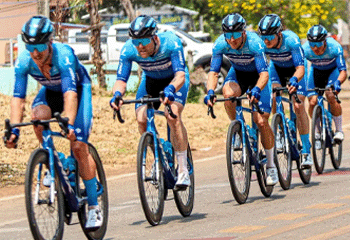 永不止步！凤凰菲尼仕Scom恒翔洲际车队第三赛段奋力突围